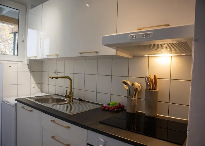 Messenah Fuer 5 Gaeste Mit Kostenlosen parkplaetzen *